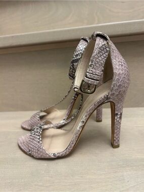 Gorgeous Club Monaco Beige Leather Snakeprint Ankle T- Strap Stiletto Heels❤️6.5